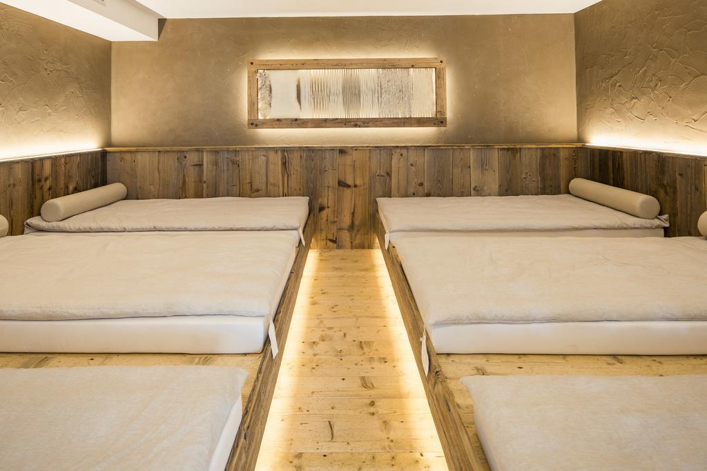 Hotel Petrus Бруніко Екстер'єр фото