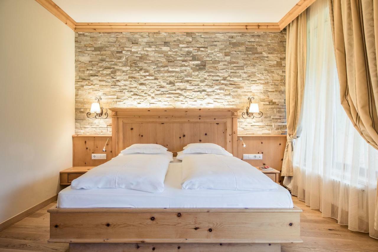 Hotel Petrus Бруніко Екстер'єр фото