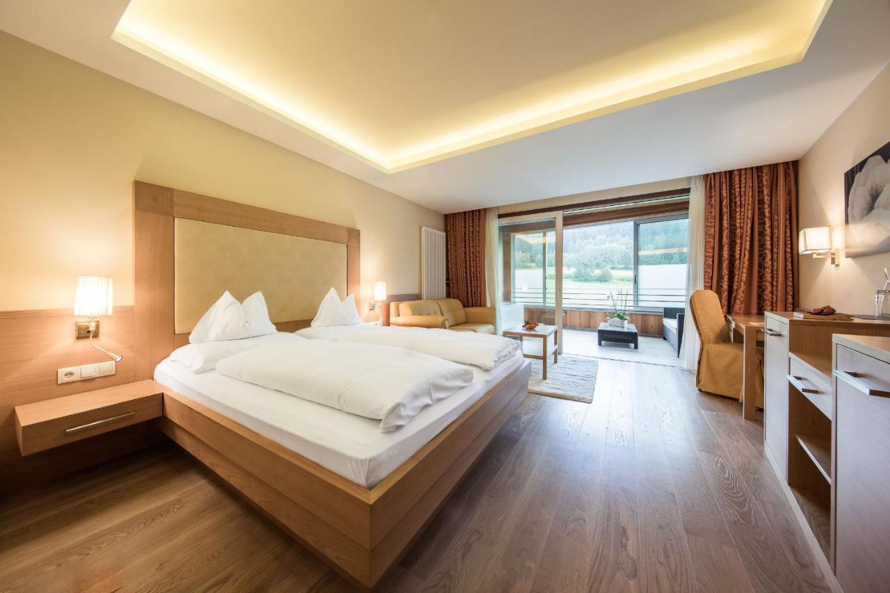 Hotel Petrus Бруніко Екстер'єр фото